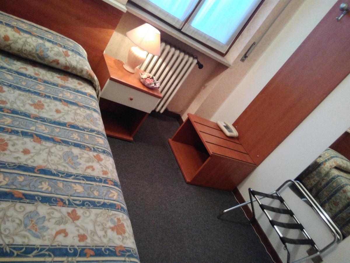 Hotel Elena Verona Buitenkant foto